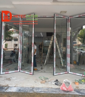 CỬA LÙA XẾP 6 CÁNH 01