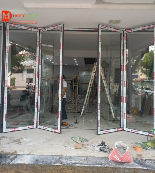 CỬA LÙA XẾP 6 CÁNH 01